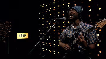 Jalen Ngonda playing live